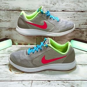 Nike Revolution 3